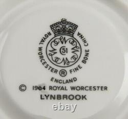 16pc English Porcelain Royal Worcester Lynbrook Pattern Tea Cups & Saucers