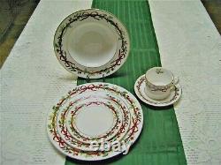 1987 Royal Worcester Holly Ribbons Christmas Dinnerware 6-Piece Place Setting