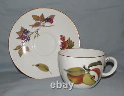 20 Pieces-Four Five-Piece Place Settings -Royal Worcester England Evesham Gold