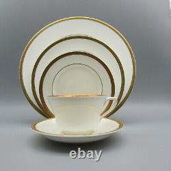 30pc SET Royal Worcester Bone China COVENTRY Service for Six