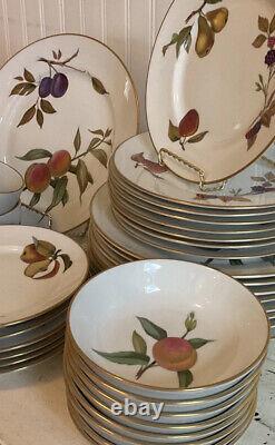 (52 Pc) New Royal Worcester'EVESHAM' Gold, Fruits & Berries, Gold Trim