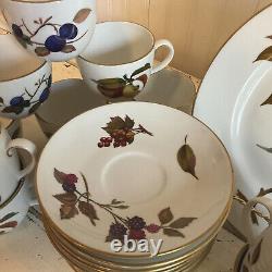 (52 Pc) New Royal Worcester'EVESHAM' Gold, Fruits & Berries, Gold Trim