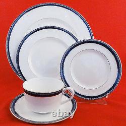 AVALON Royal Worcester 5 Piece Setting NEW NEVER USED Bone China made in England