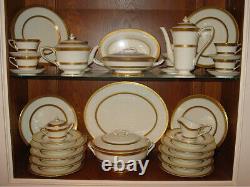 Rare! Royal Worcester Coronet 40 Pc / 5 Pc Place Setting Service For 8 Mint