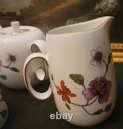 Royal Worcester'Astley' Tableware/Serveware. 20 Porcelain Pieces. England