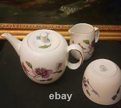 Royal Worcester'Astley' Tableware/Serveware. 20 Porcelain Pieces. England