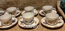 Royal Worcester EVESHAM GOLD Tea Cup & Saucer Set Lot Of 8 (16 Pieces) Vintage