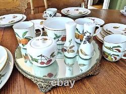 Royal Worcester England Evesham 46 Pieces Gold 22K Trim Fruit Porcelain 8 Places