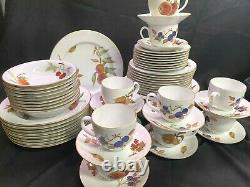 Royal Worcester Evesham 1961 Gold Dinnerware Set of 69 pieces Mint