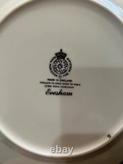 Royal Worcester Evesham 8.25 Plates Porcelain Set Of 7
