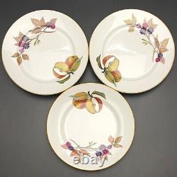 Royal Worcester Evesham Gold 1961 Dinner Setting for 3 Made in England 15 Pieces