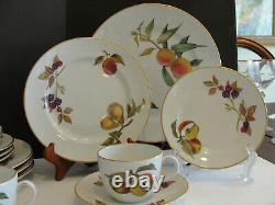 Royal Worcester Evesham Gold 4 5 Setting 20 Pieces