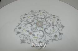 Royal Worcester Fine Bone China Bridal Lace 39 Piece 8 Setting Dinner Dish Set