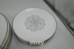 Royal Worcester Fine Bone China Bridal Lace 39 Piece 8 Setting Dinner Dish Set