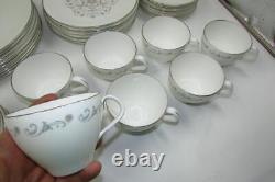 Royal Worcester Fine Bone China Bridal Lace 39 Piece 8 Setting Dinner Dish Set