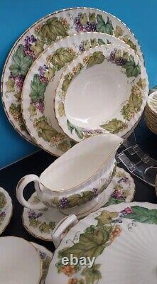 Royal Worcester Fine Bone China, Vine Harvest, 1978, Eng, Table Service For 8