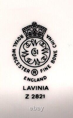 Royal Worcester Lavinia White 5 Piece Place Setting(s)