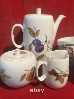 Royal Worcester Oven To Table Porcelain Coffee/Tea Set Evesham -24 Piece (R3)