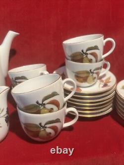 Royal Worcester Oven To Table Porcelain Coffee/Tea Set Evesham -24 Piece (R3)