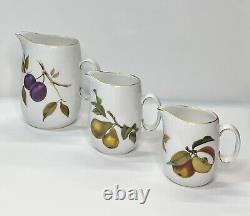 Royal Worcester Set Creamers And Tray Bone China Apple Berry Design&