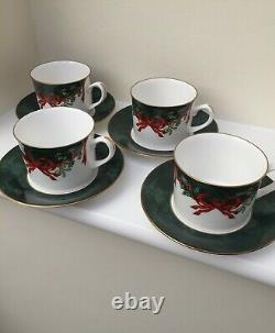 Royal Worcester Set Of 4 Cups And Saucers Holly Ribbons Green England Christmas