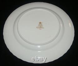 Set Of 8 Royal Worcester Fine Bone China Cromwell Pattern Luncheon Plates