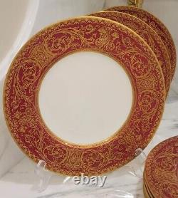 Set of 10 Royal Worcester Dinner Plates With Gold Scrollwork