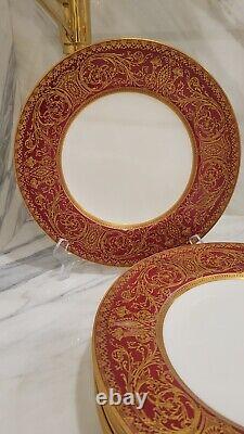 Set of 10 Royal Worcester Dinner Plates With Gold Scrollwork