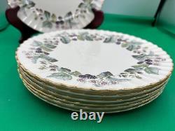 Set of 7 Royal Worcester Bone China LAVINIA Dinner Plates England (cream)