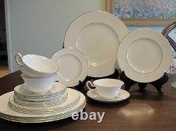 Wedgwood Gloucester 4 5 Setting 20 Pieces
